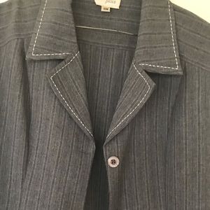 Woman Grey Blazer size 18W(New without tag)